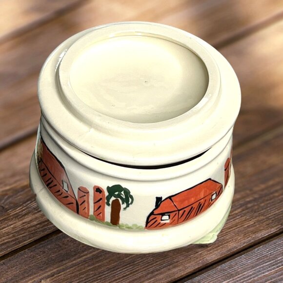 Reward Hand-Painted Ceramic Farmhouse Scene Round Lidded Trinket Box - Picture 4 of 13